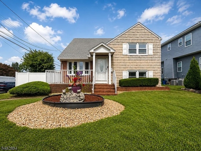 Raritan Rd, Linden, NJ 07036