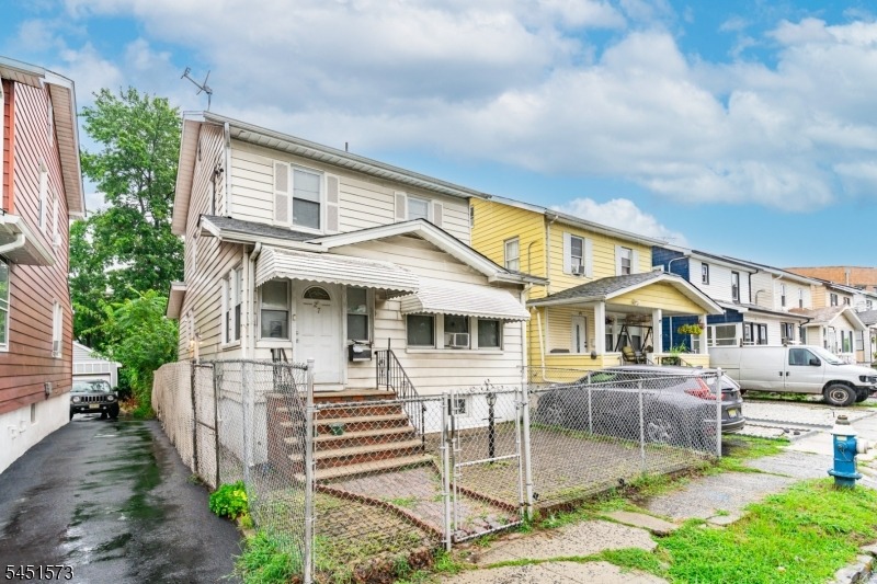 Philip Pl, Irvington, NJ 07111