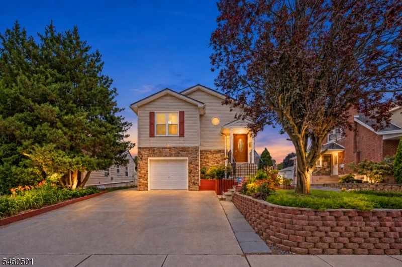 Corliss Ave, Phillipsburg, NJ 08865
