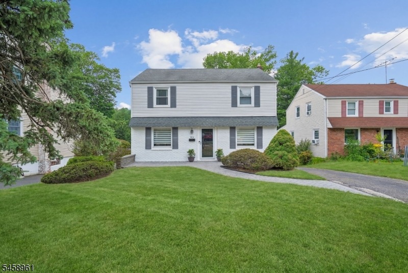 Saint Cloud Ave, West Orange, NJ 07052