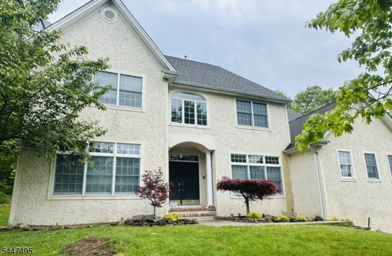 Pring Ct, West Orange, NJ 07052