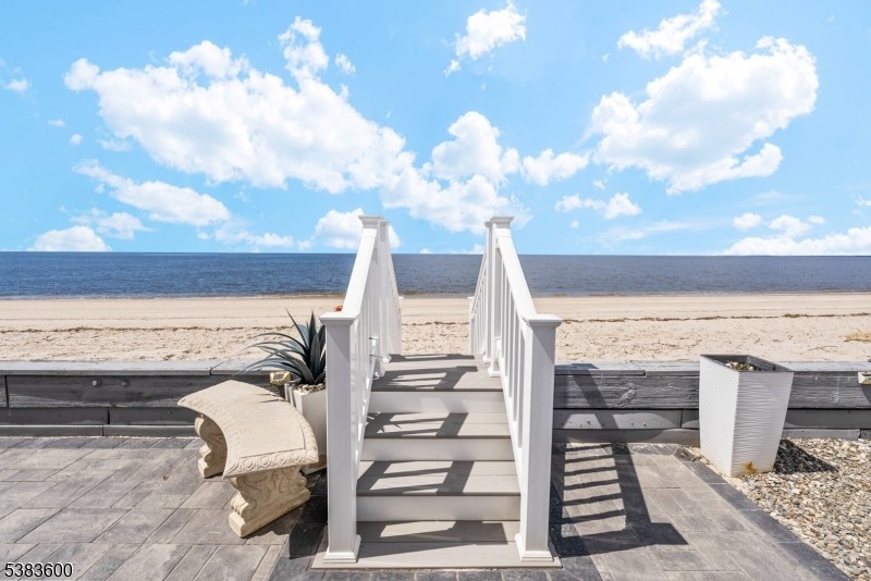 Beach Ave, Cape May Court House, NJ 08210