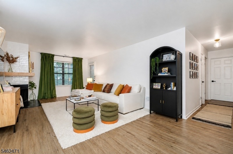 Chester Ct, Helmetta, NJ 08828