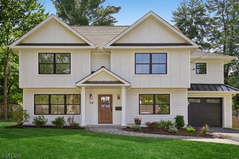 Maplewood Dr, Livingston, NJ 07039