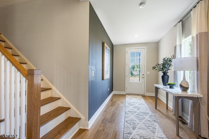 Ventura Dr, East Hanover, NJ 07936