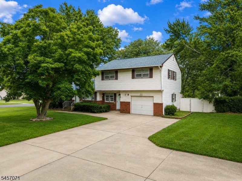 Lloyd Rd, Matawan, NJ 07747