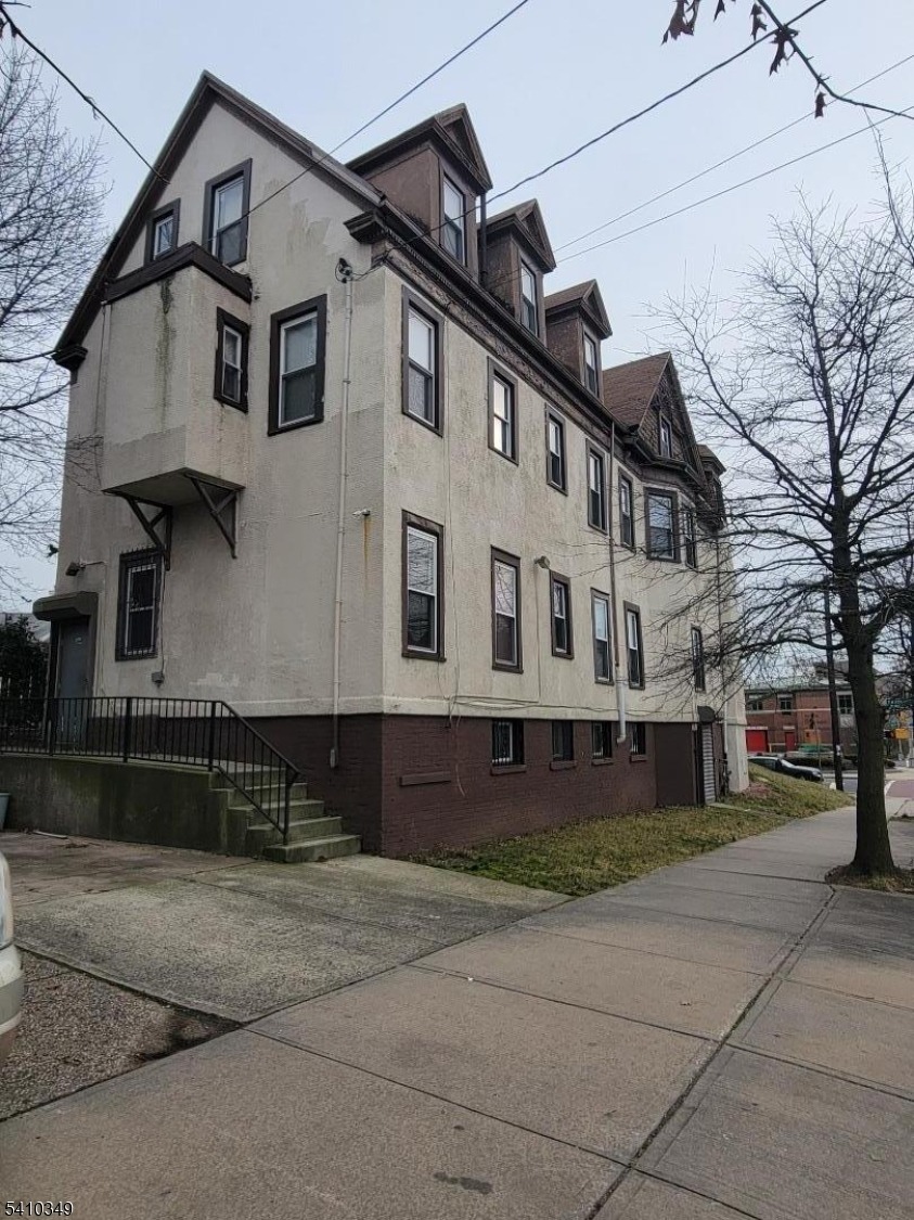 Madison Ave, Newark, NJ 07108