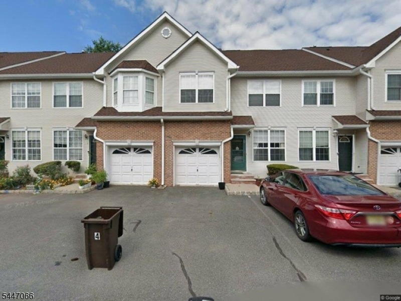 Reins Ct, Somerset, NJ 08873