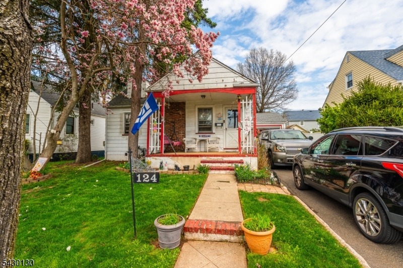 10th Ave, Roselle, NJ 07203