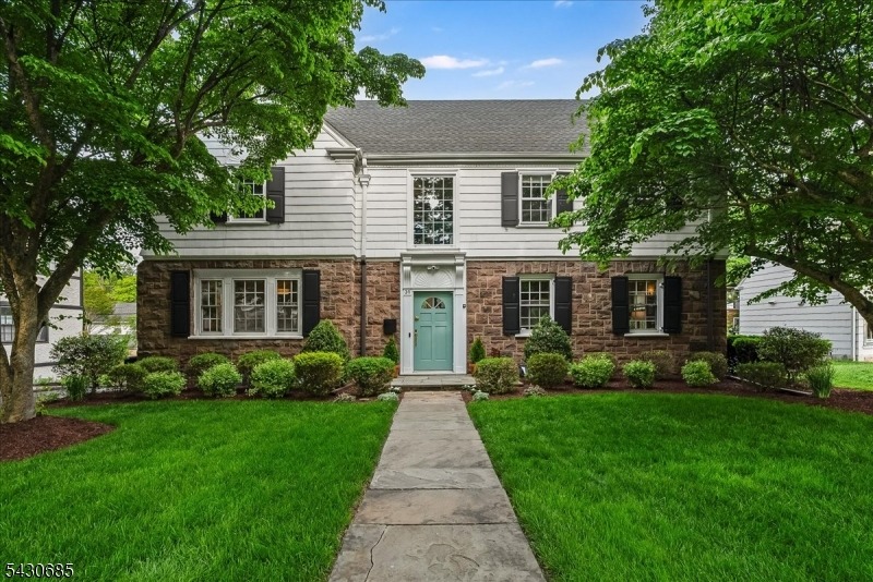 The Fairway , Montclair, NJ 07043