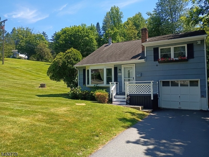 Adams Dr, Ogdensburg, NJ 07439