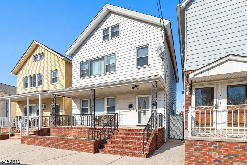 21st St, Bayonne, NJ 07002