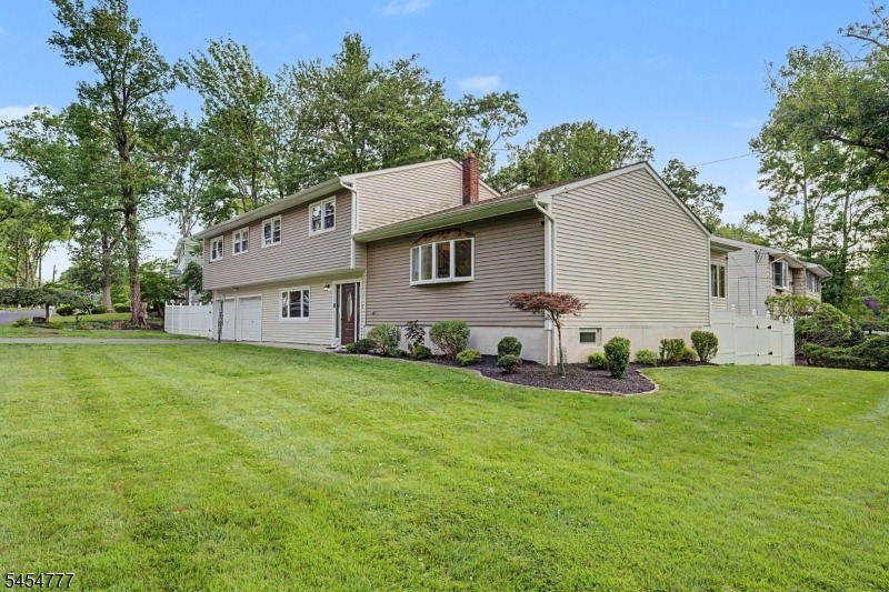 Montclair Ave, Edison, NJ 08820