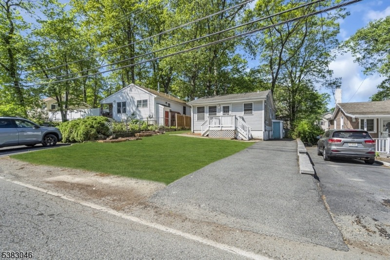 Brooklyn Mountain Rd, Hopatcong, NJ 07843 #1