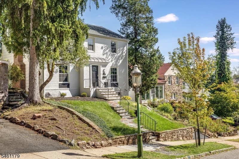 Conway Ct, South Orange, NJ 07079