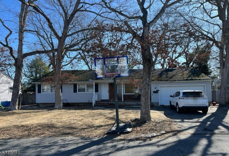Lincoln Ave, Pine Beach, NJ 08741