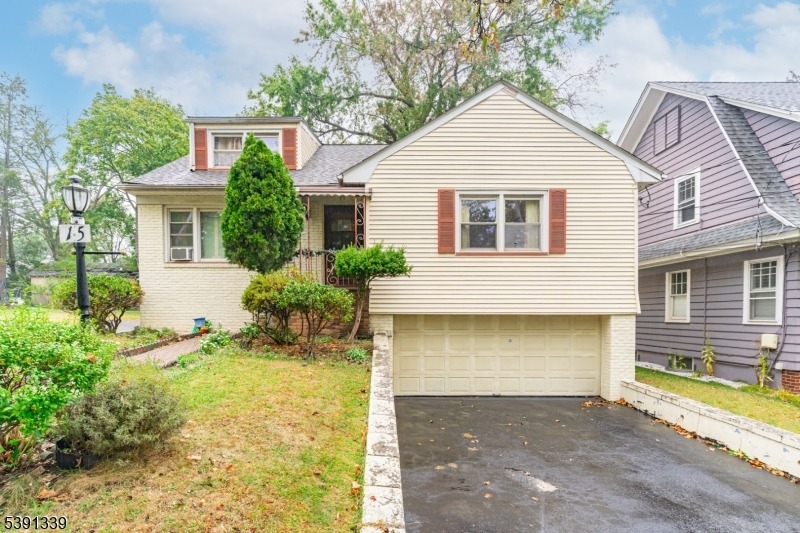 Elberta Rd, Maplewood, NJ 07040