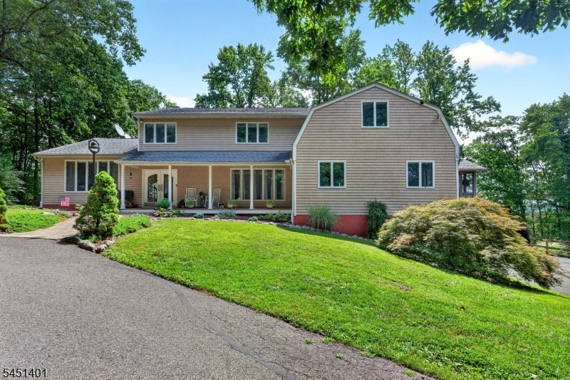 Beechwood Rd, Columbia, NJ 07832
