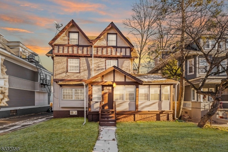 Munn Ave, East Orange, NJ 07017