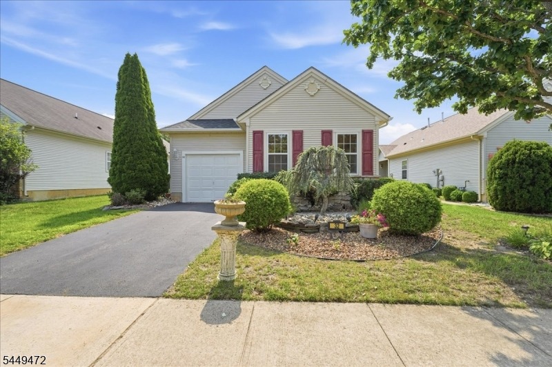 Gabriella Cir, Manchester, NJ 08759