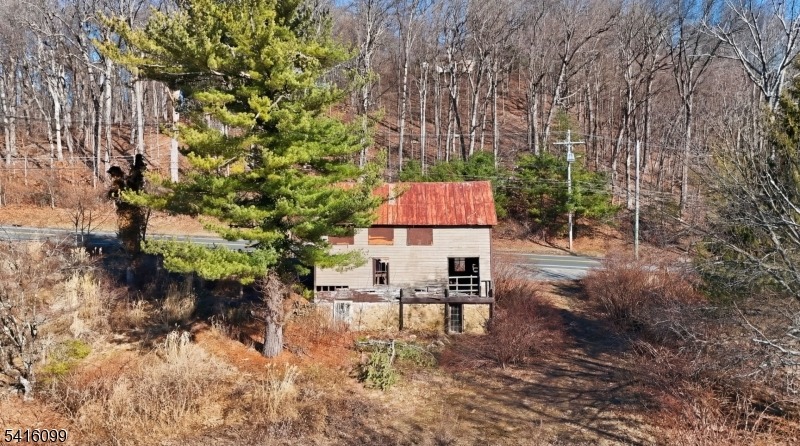 Mill Rd, Long Valley, NJ 07853