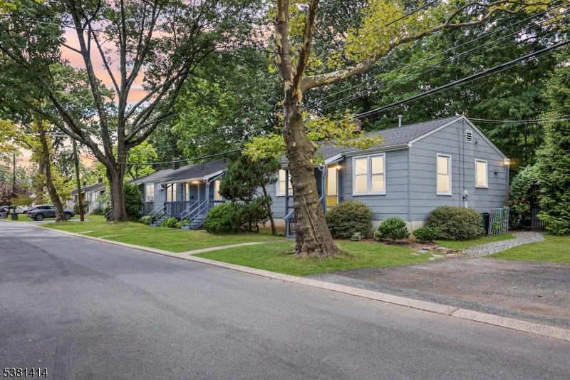 Degraw Ave, Clifton, NJ 07013
