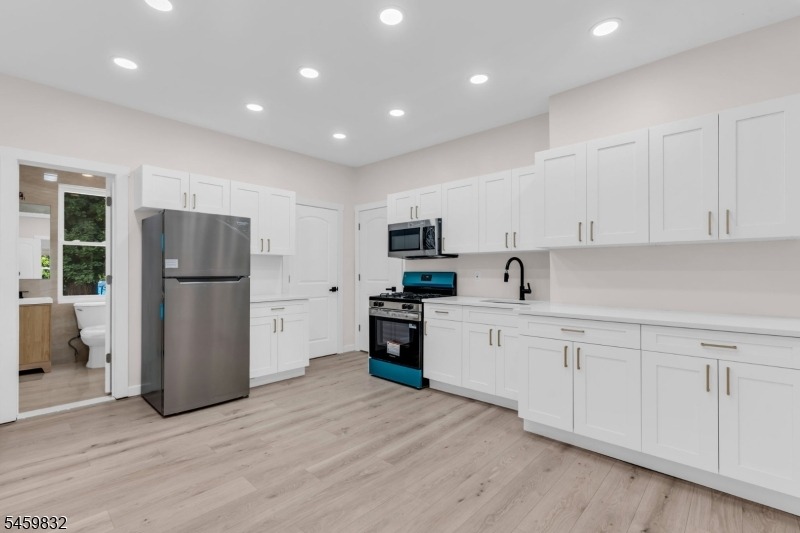 19th Ave, Irvington, NJ 07111 #1