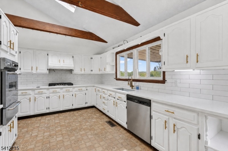 Mountain View Ct, Lebanon, NJ 08833 #1