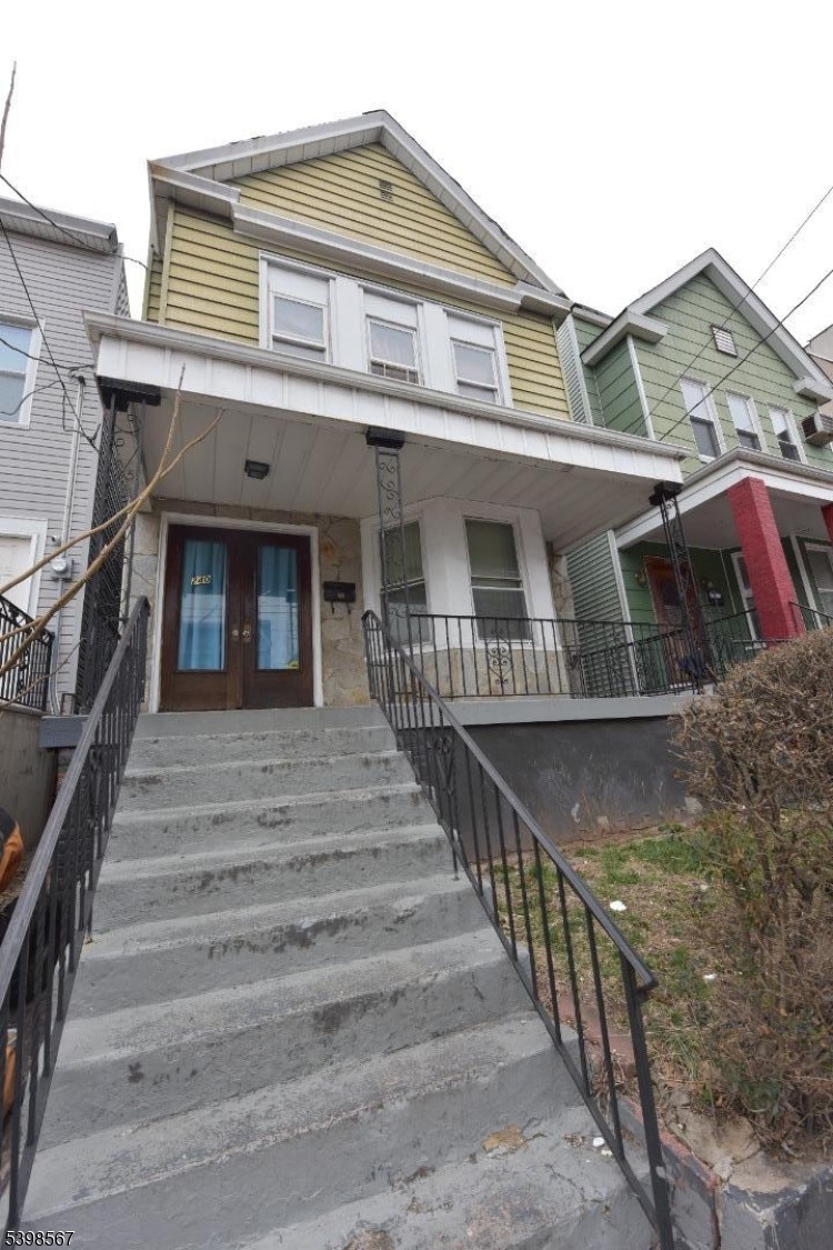 Clinton Ave, Jersey City, NJ 07304