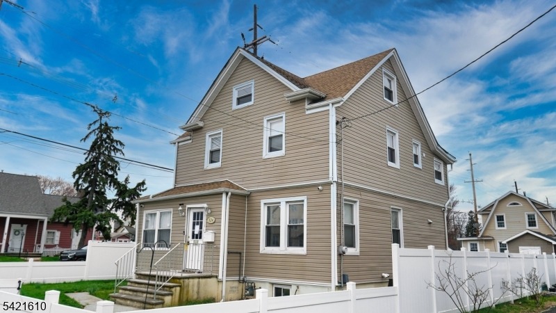 Chestnut St, Roselle, NJ 07203