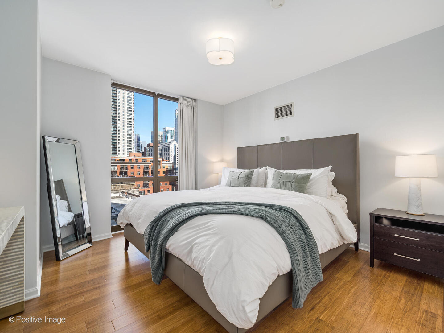 Dearborn St, Chicago, IL 60654 #1