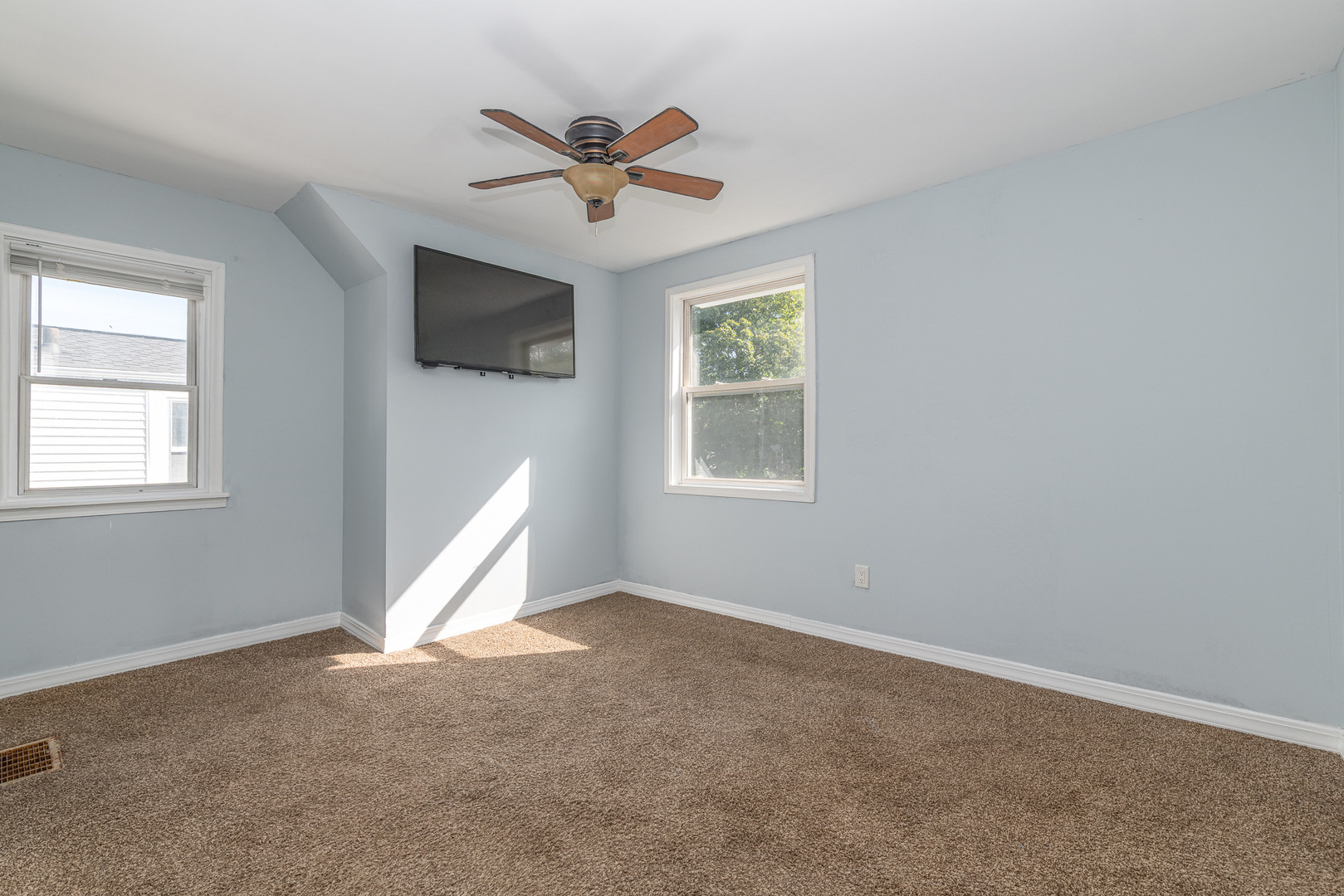Highmoor Dr, Round Lake Park, IL 60073