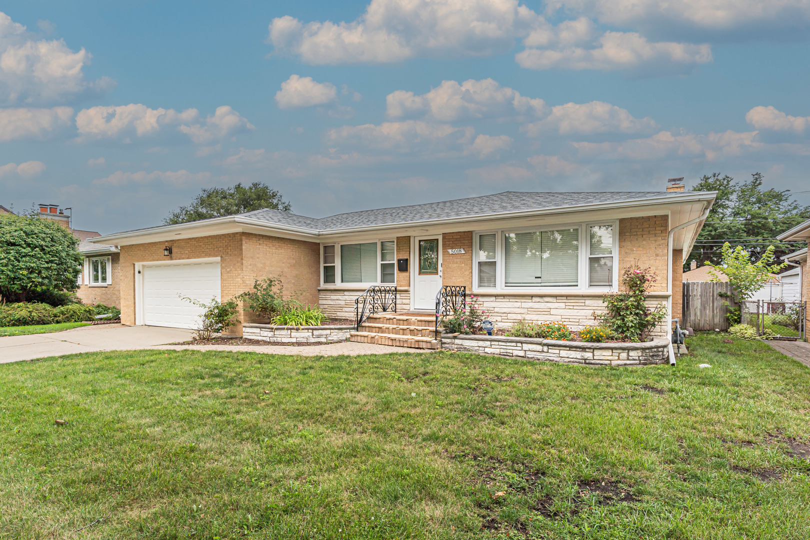 Dobson St, Skokie, IL 60077 #1