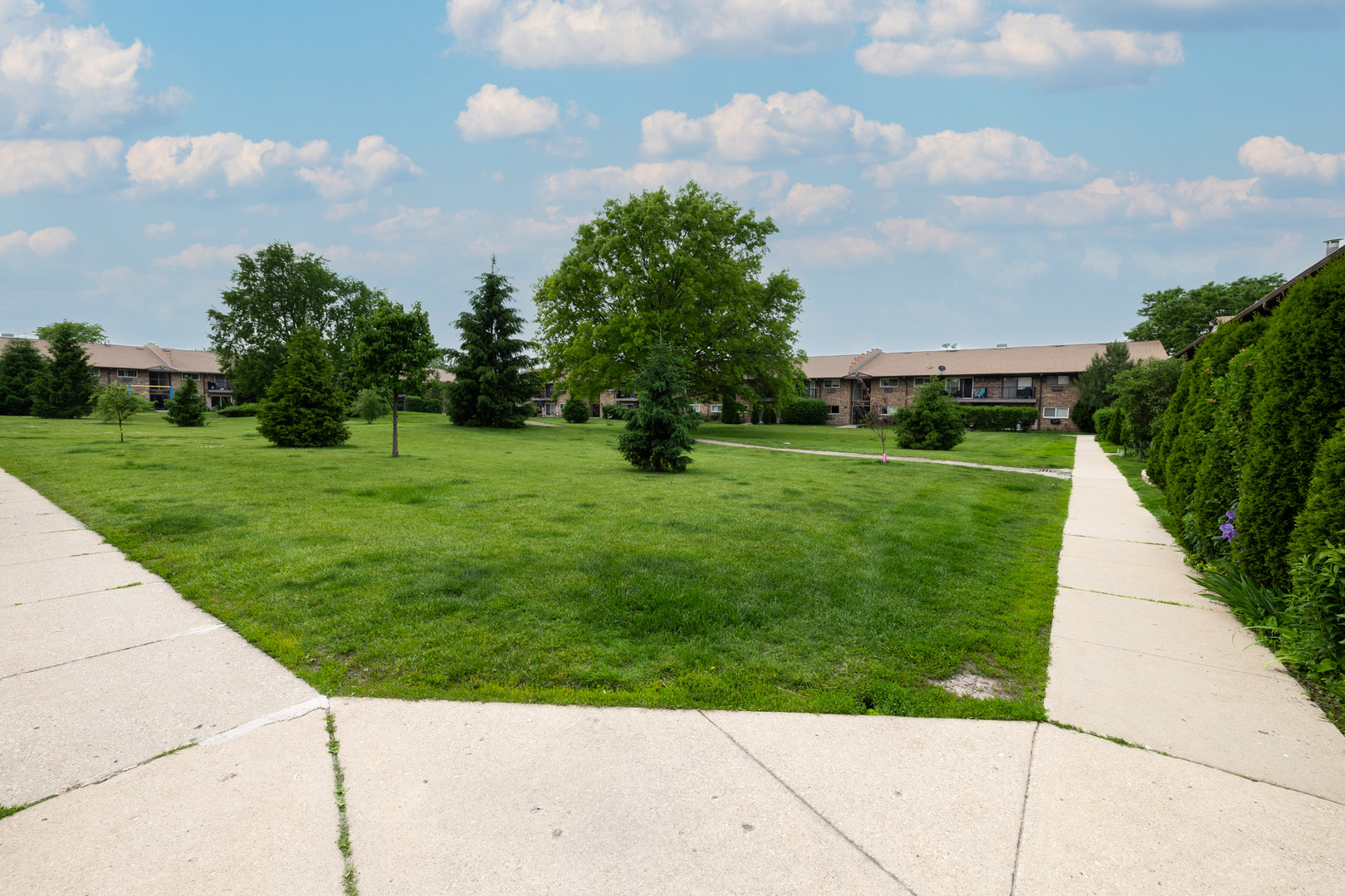 Old Willow Rd, Prospect Heights, IL 60070