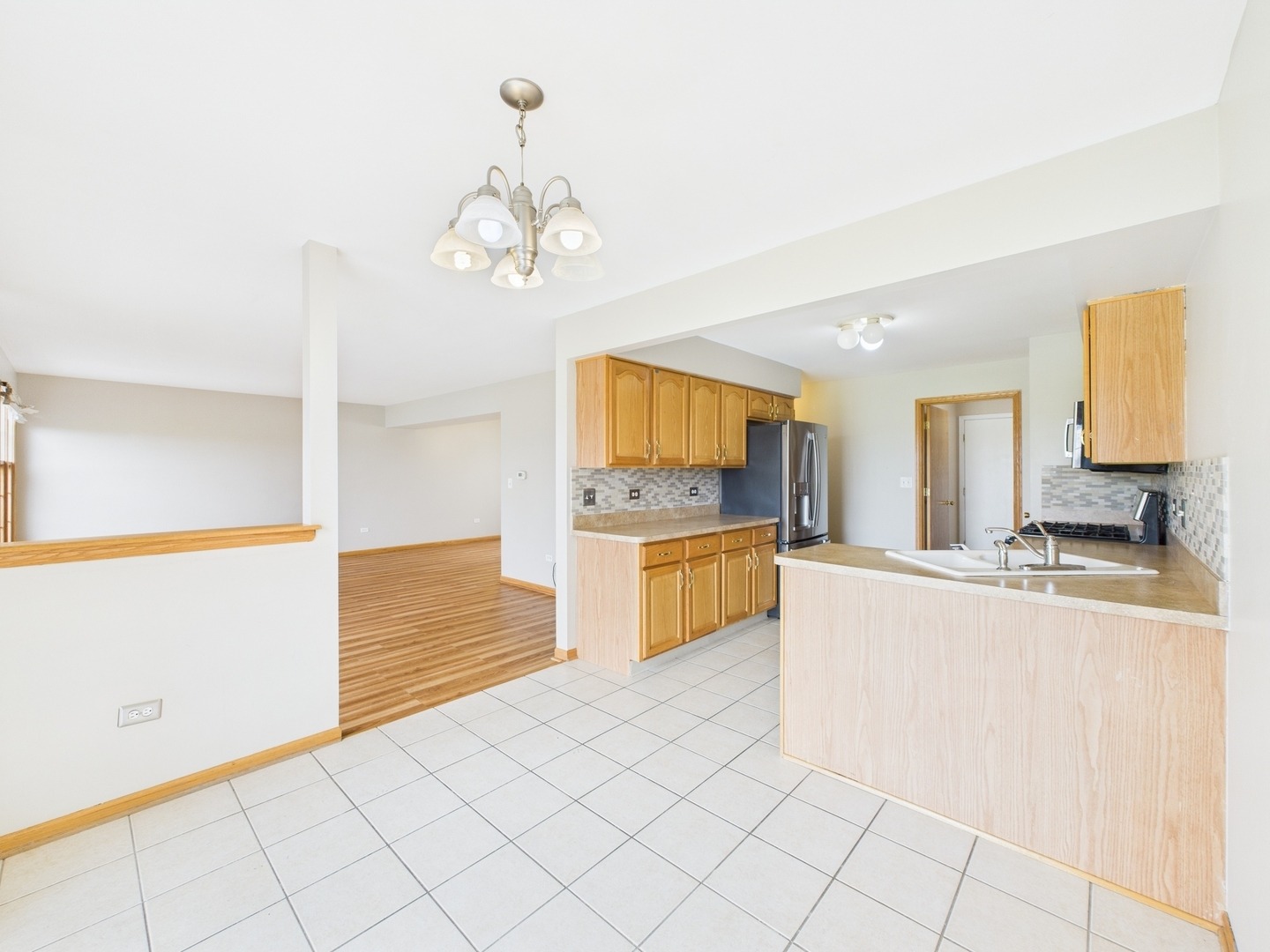 Newcastle Ct, Tinley Park, IL 60487
