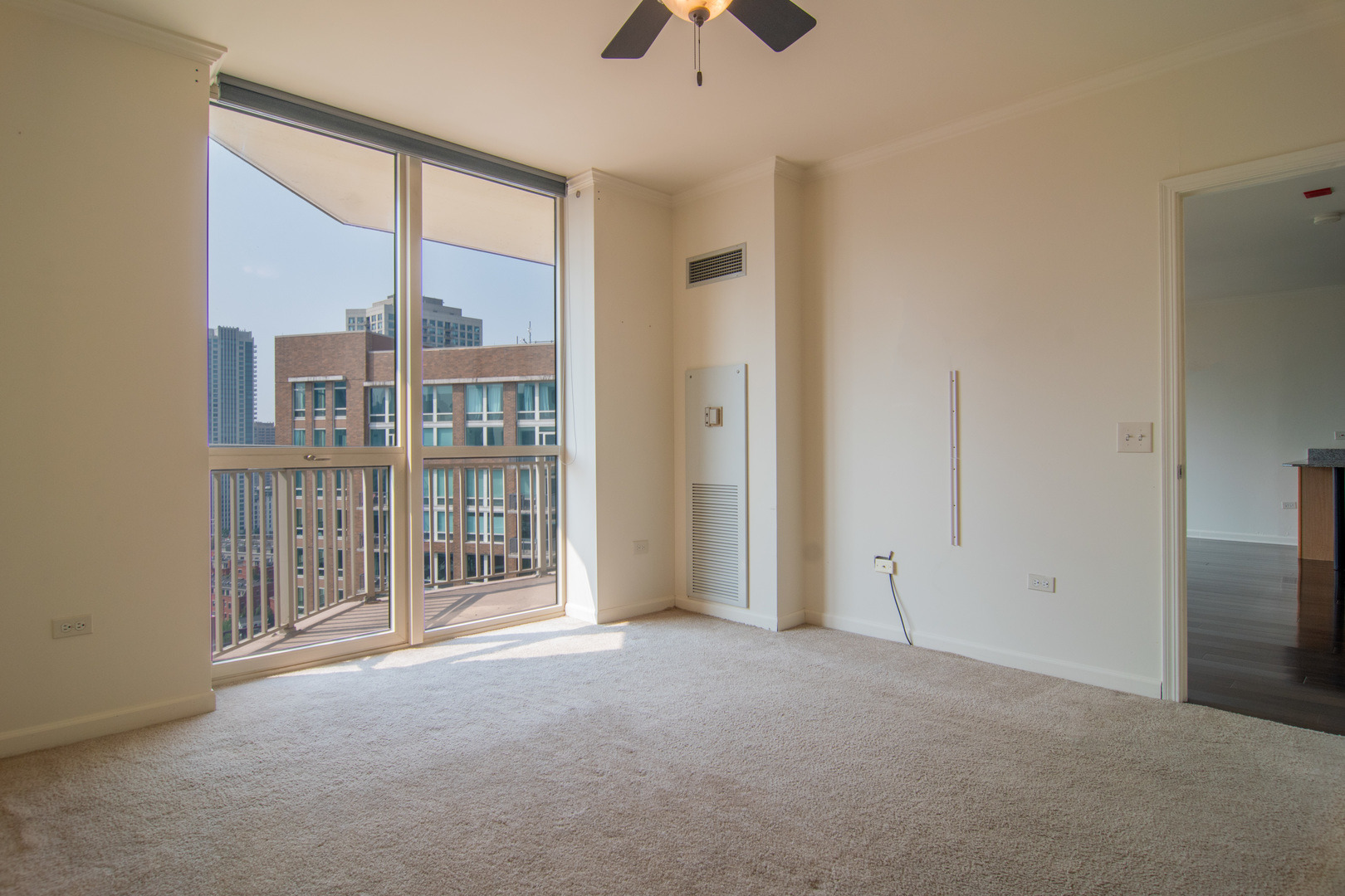 Kingsbury St, Chicago, IL 60654 #1
