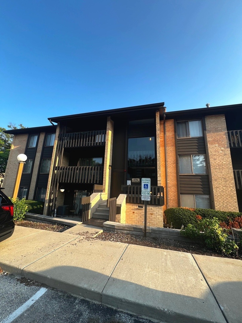 Knoll Wood Rd, Willowbrook, IL 60527 #1