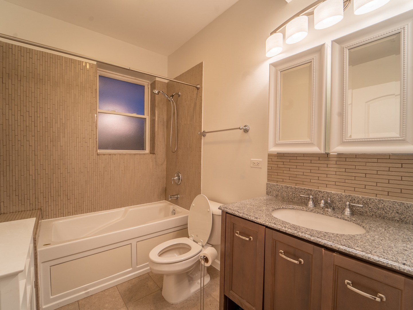 Clyde Ave, Chicago, IL 60649