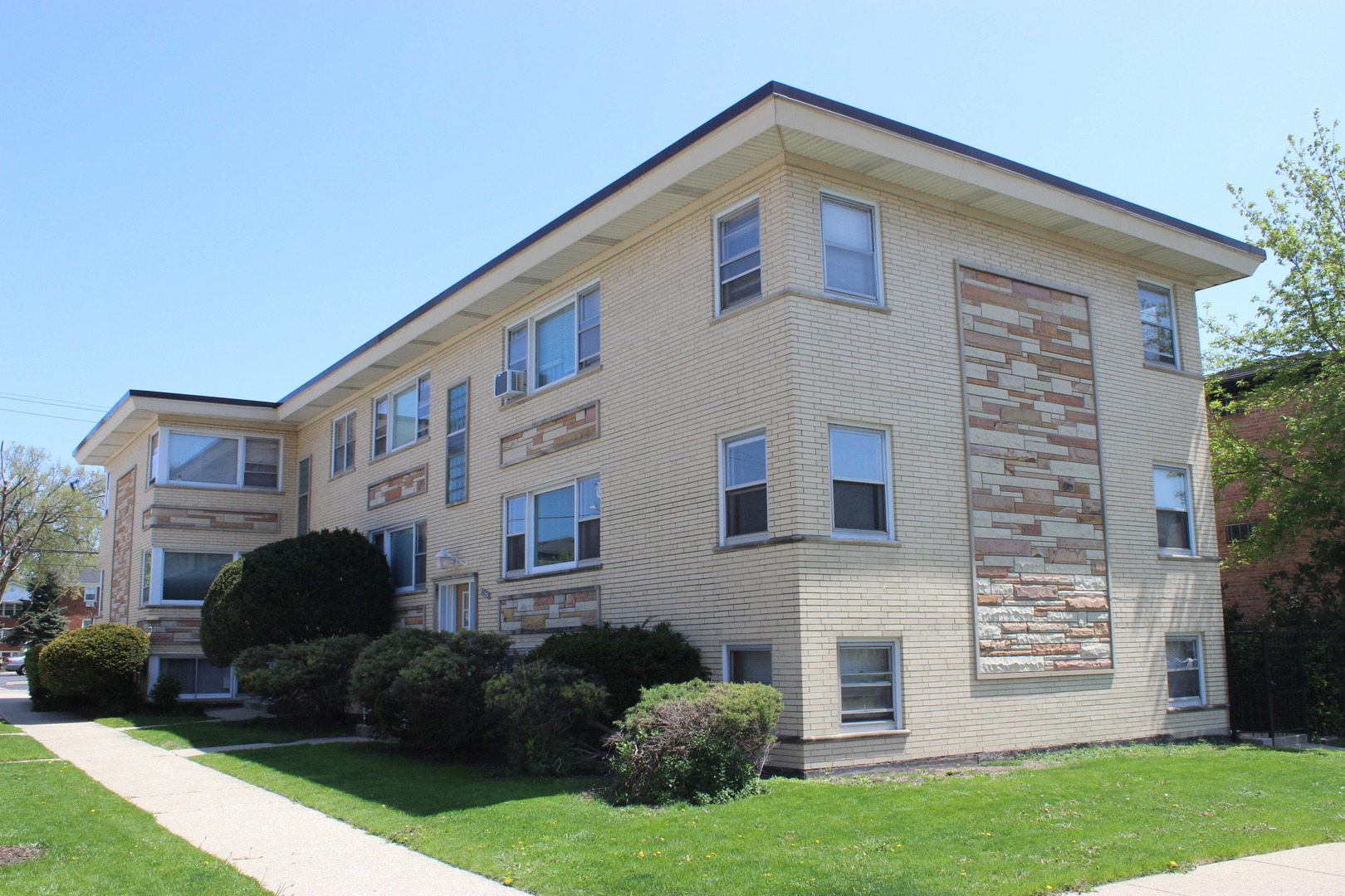 Dickens Ave, Elmwood Park, IL 60707 #1
