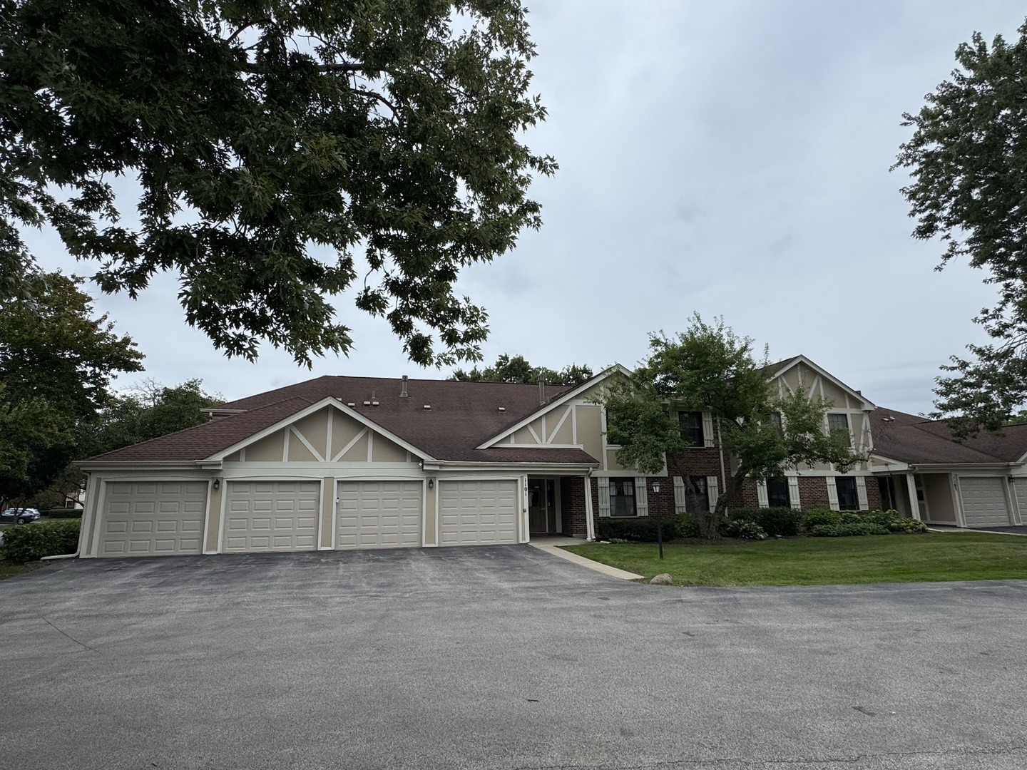 Wildberry Ct, Wheeling, IL 60090