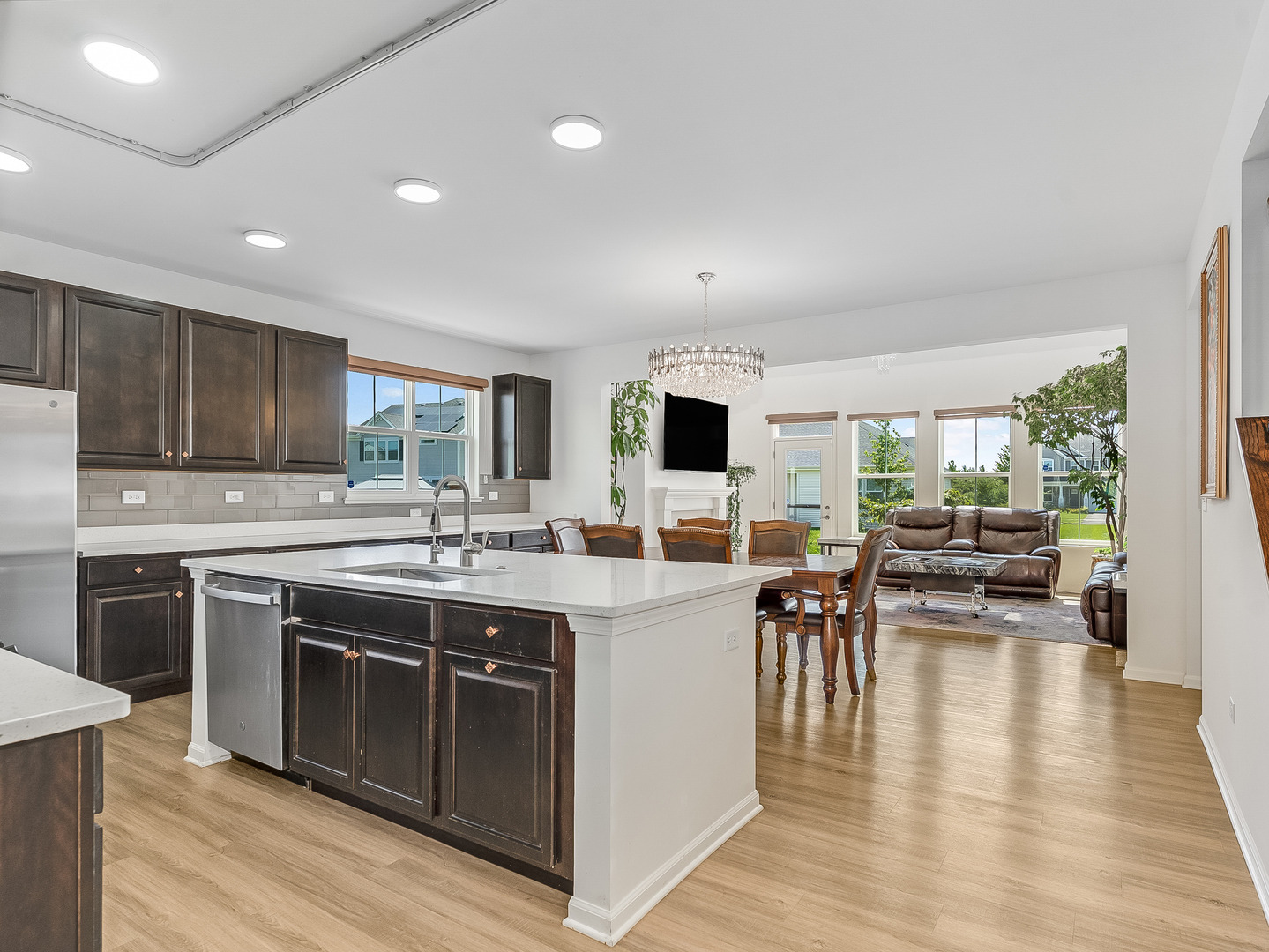Lake View Rd, Plainfield, IL 60586