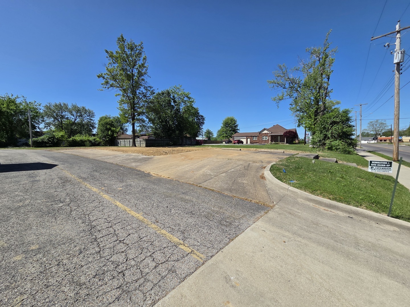 Main St, Marion, IL 62959 #1