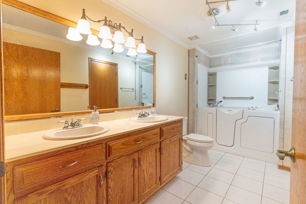 Pine Trail 2 , Tinley Park, IL 60477
