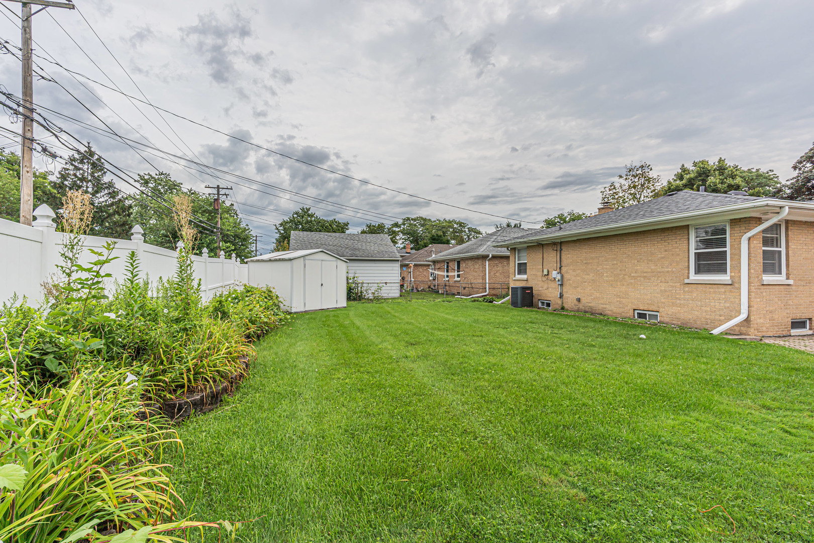 Dobson St, Skokie, IL 60077