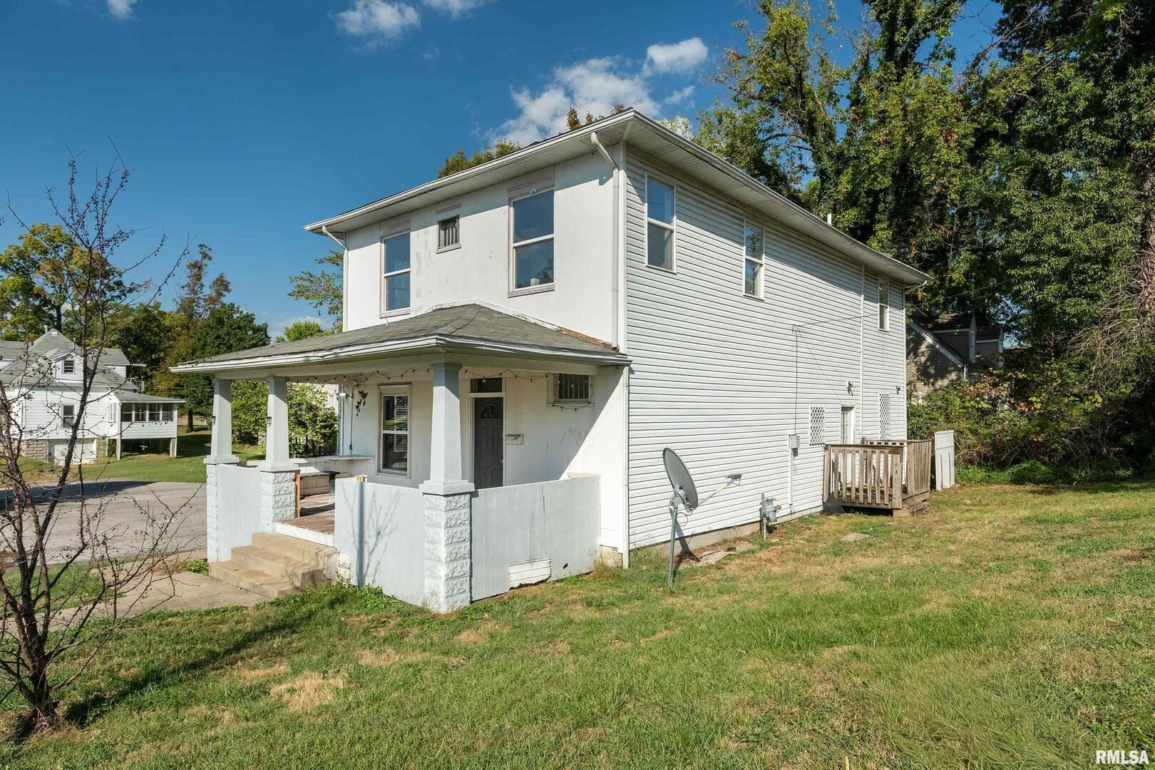 Poplar St, Carbondale, IL 62901