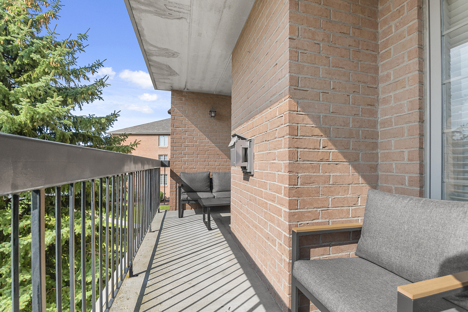 Pointe Dr, Tinley Park, IL 60477