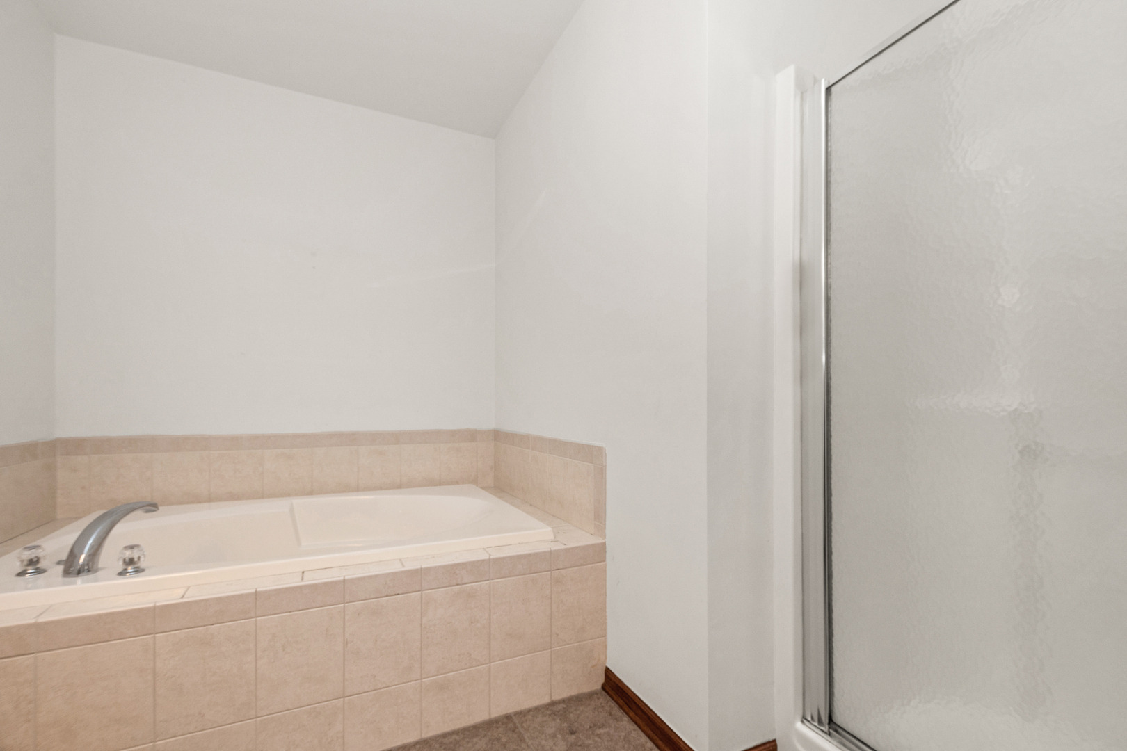 Misty Pines Dr, Tinley Park, IL 60477