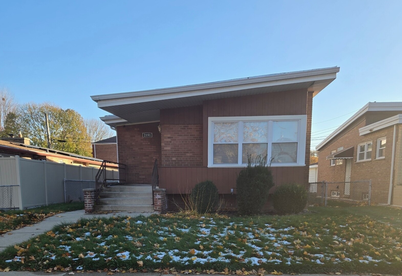 90th St, Chicago, IL 60617