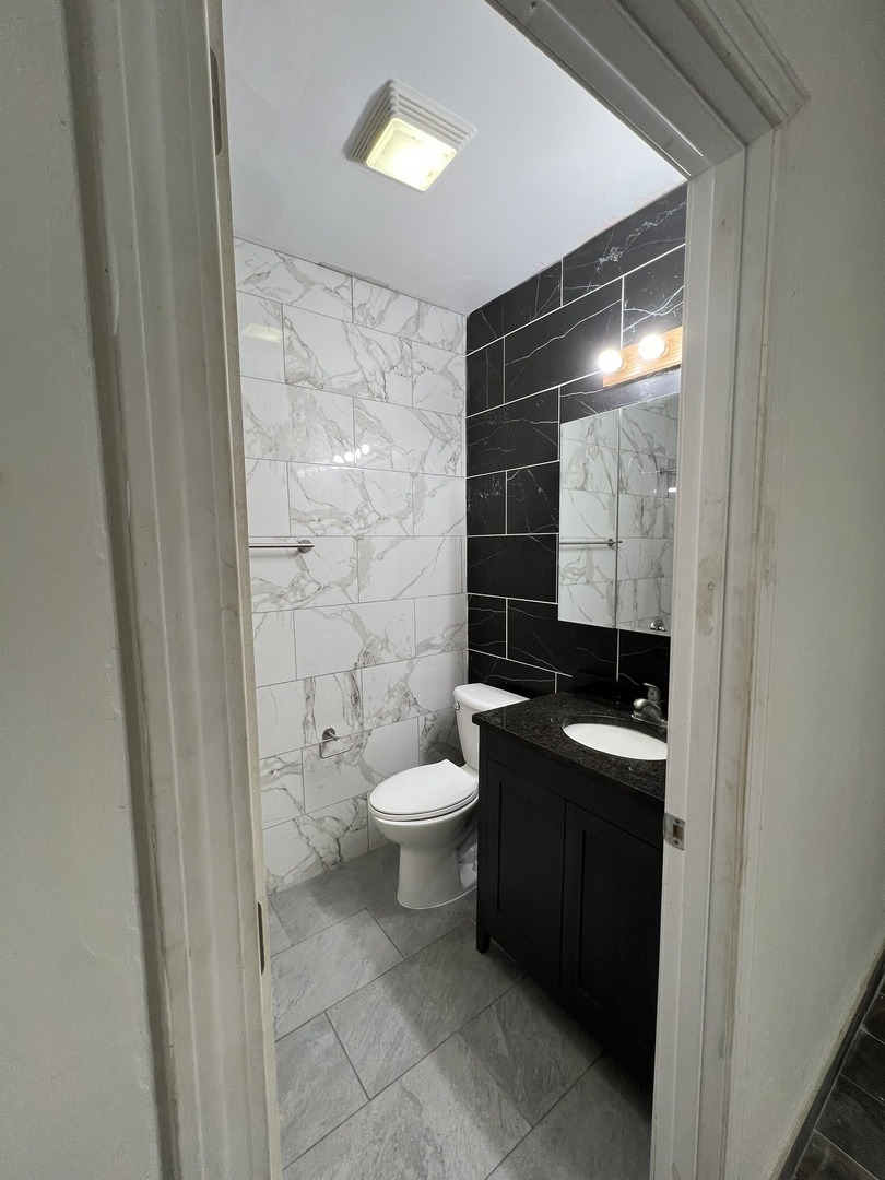 Flournoy St, Chicago, IL 60612