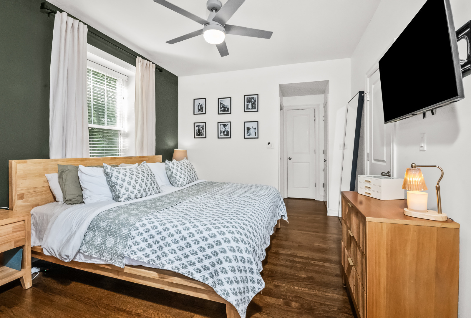 Mildred Ave, Chicago, IL 60614
